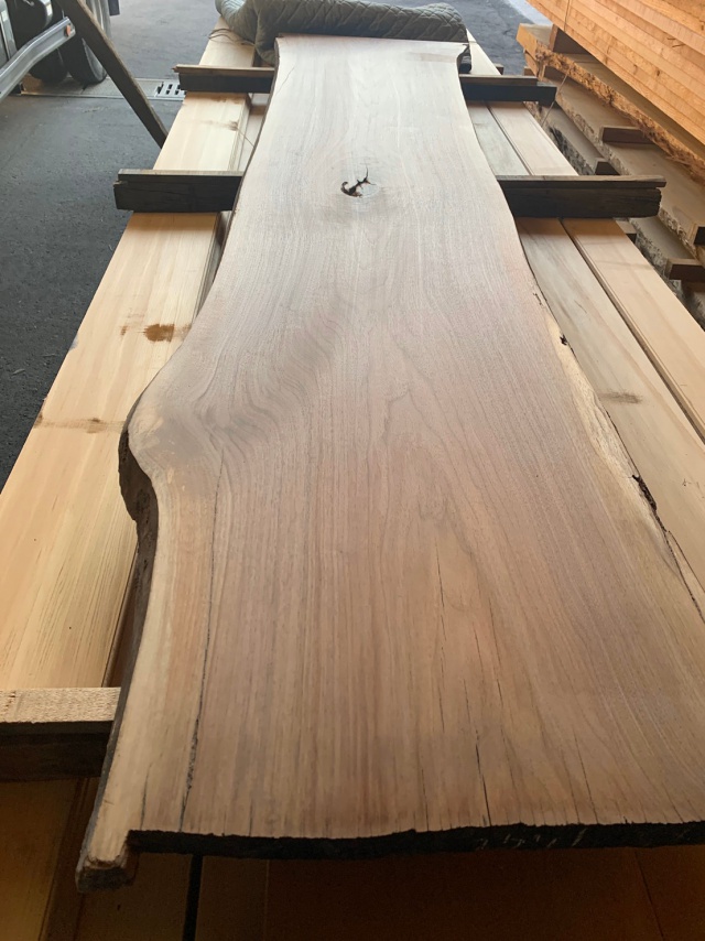 ウォールナット　無垢材