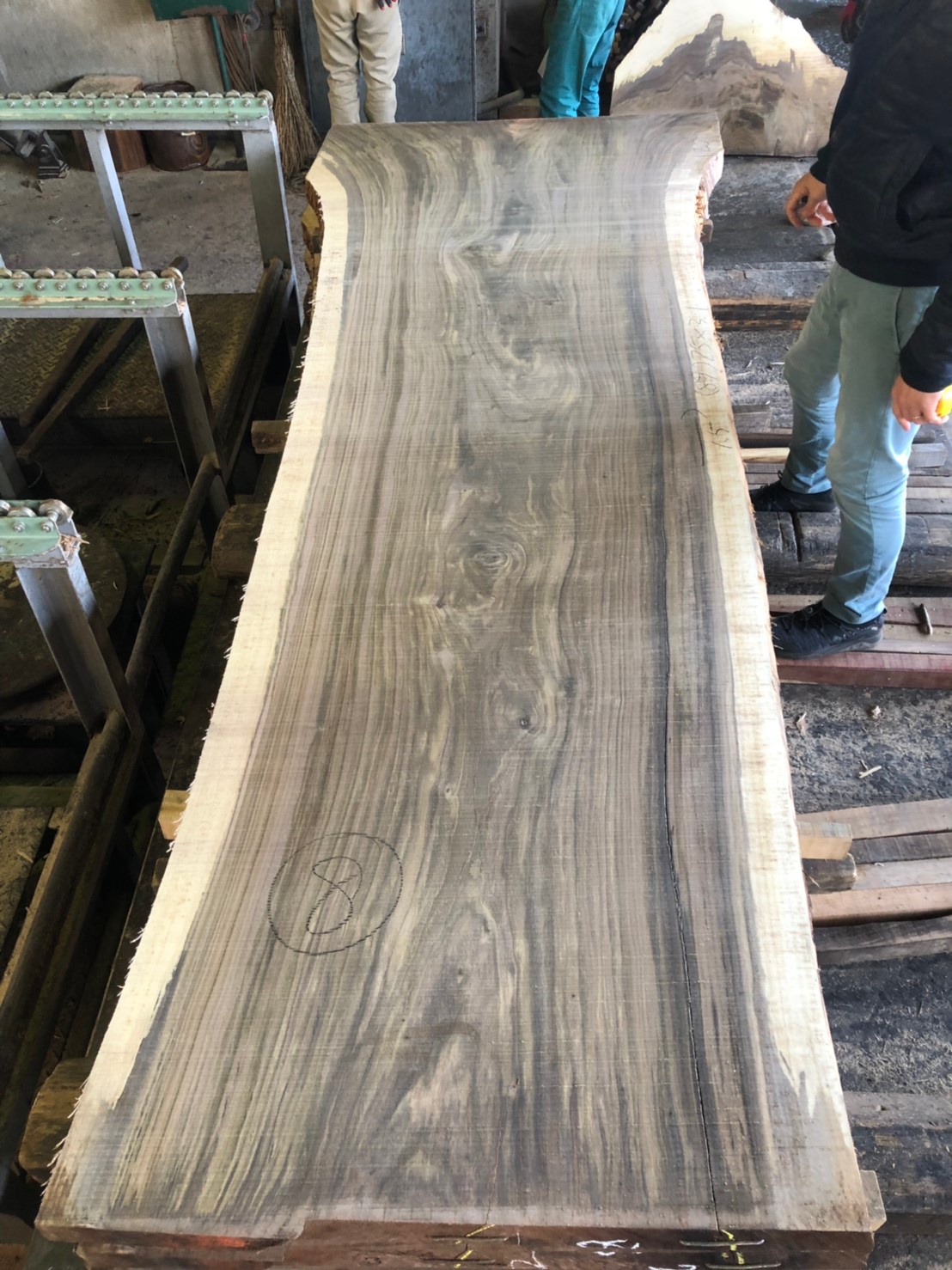 ウォールナット　無垢材