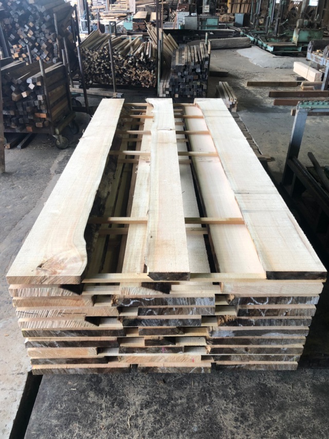 スプルース　無垢材