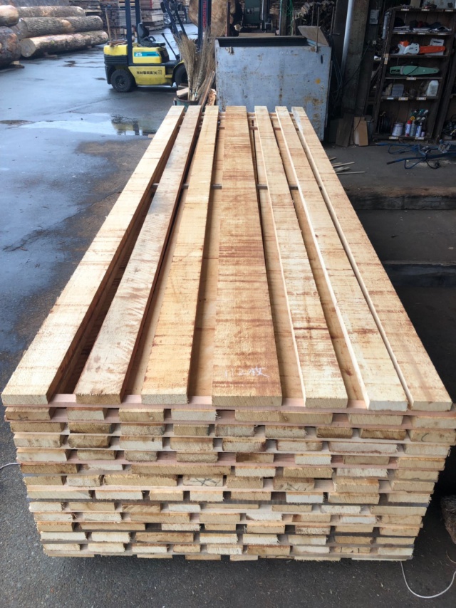 米檜葉（ベイヒバ）　無垢材