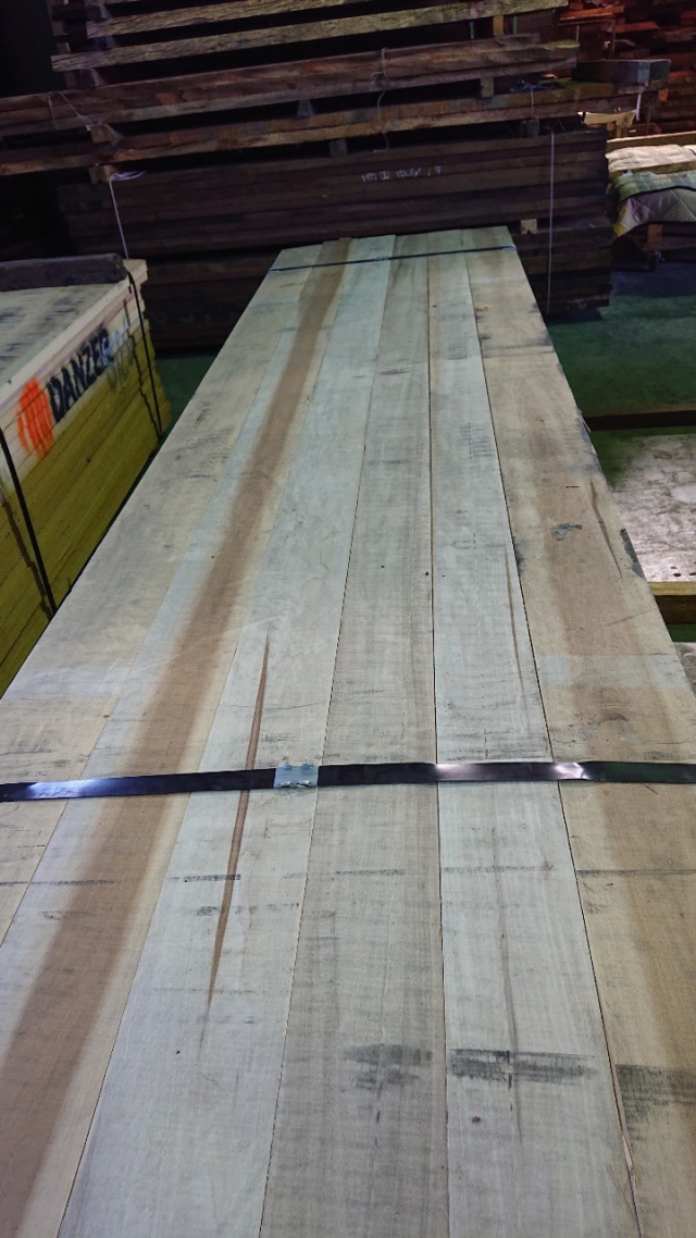 イエローポプラ　無垢材