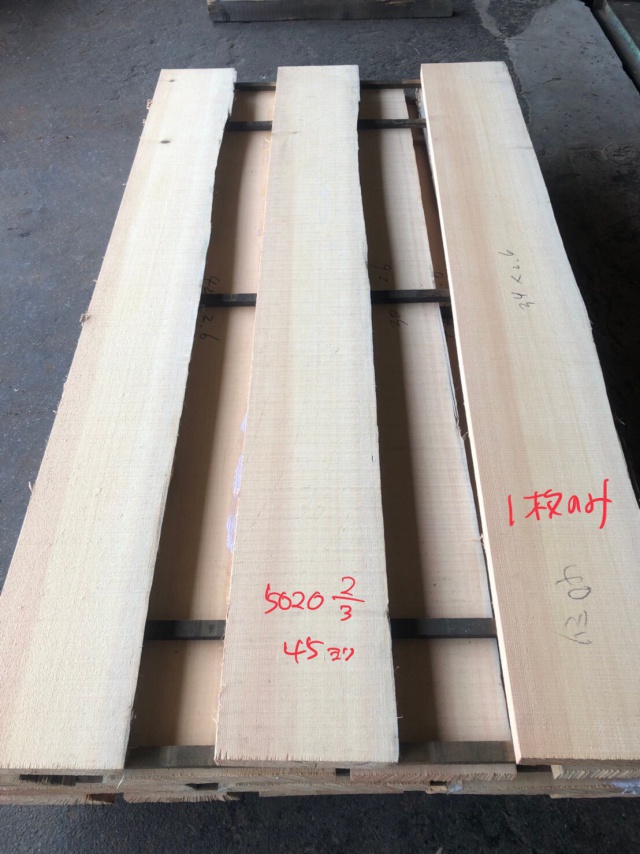 米松（ベイマツ）　無垢材