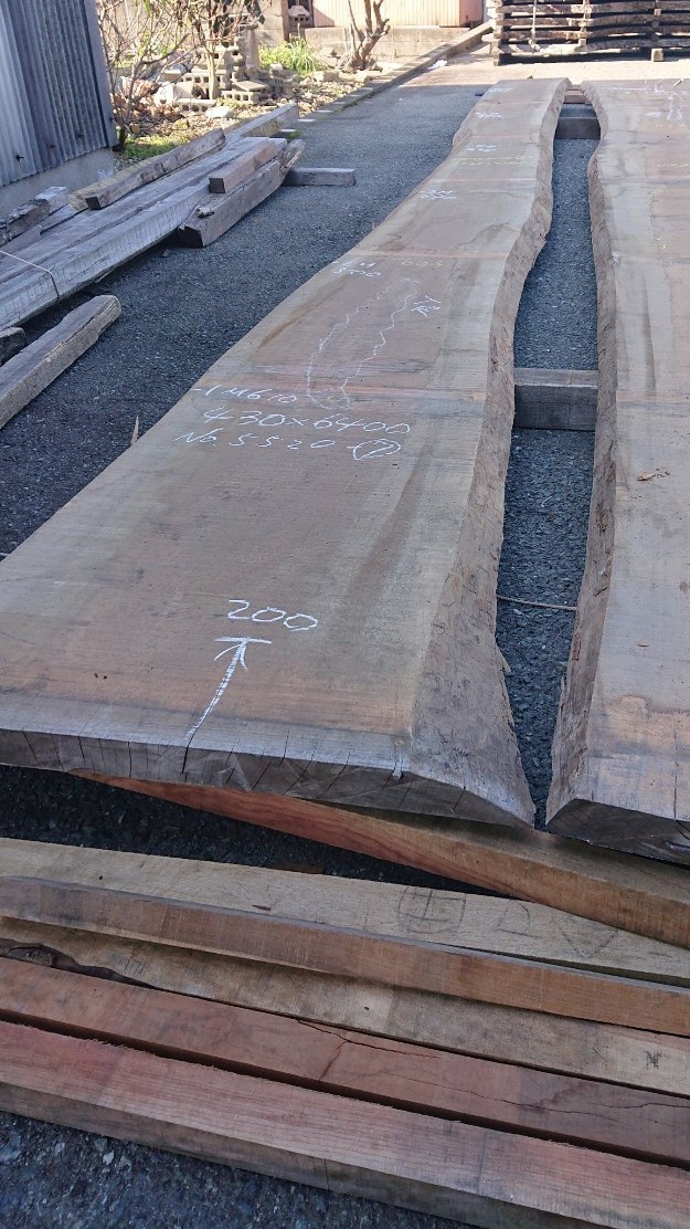 真樺(マカバ) 一枚板天板