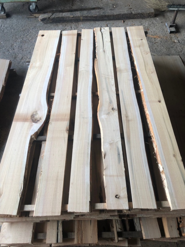 椹（サワラ）　無垢材