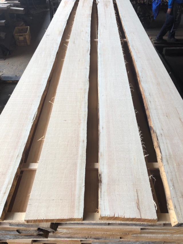 スプルース　無垢材