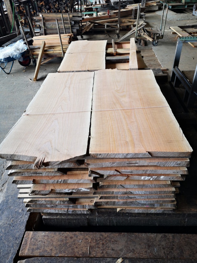 栴檀（センダン）　無垢材