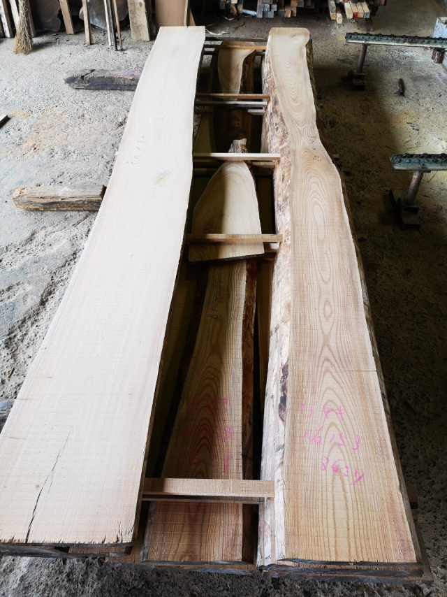 欅(ケヤキ) 無垢材