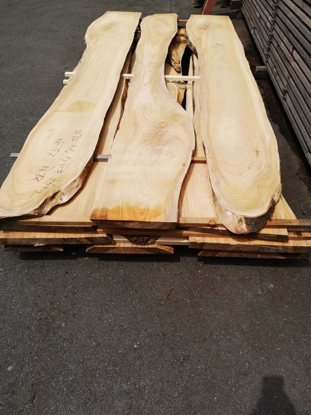 欅(ケヤキ) 無垢材