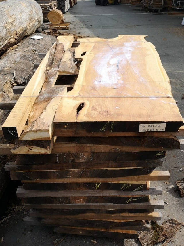 山桜（ヤマザクラ）　無垢材