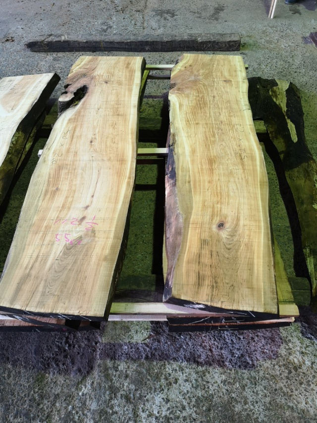 山桜（ヤマザクラ）　無垢材