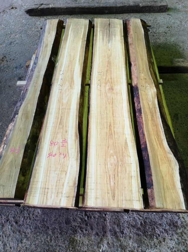 山桜（ヤマザクラ）　無垢材