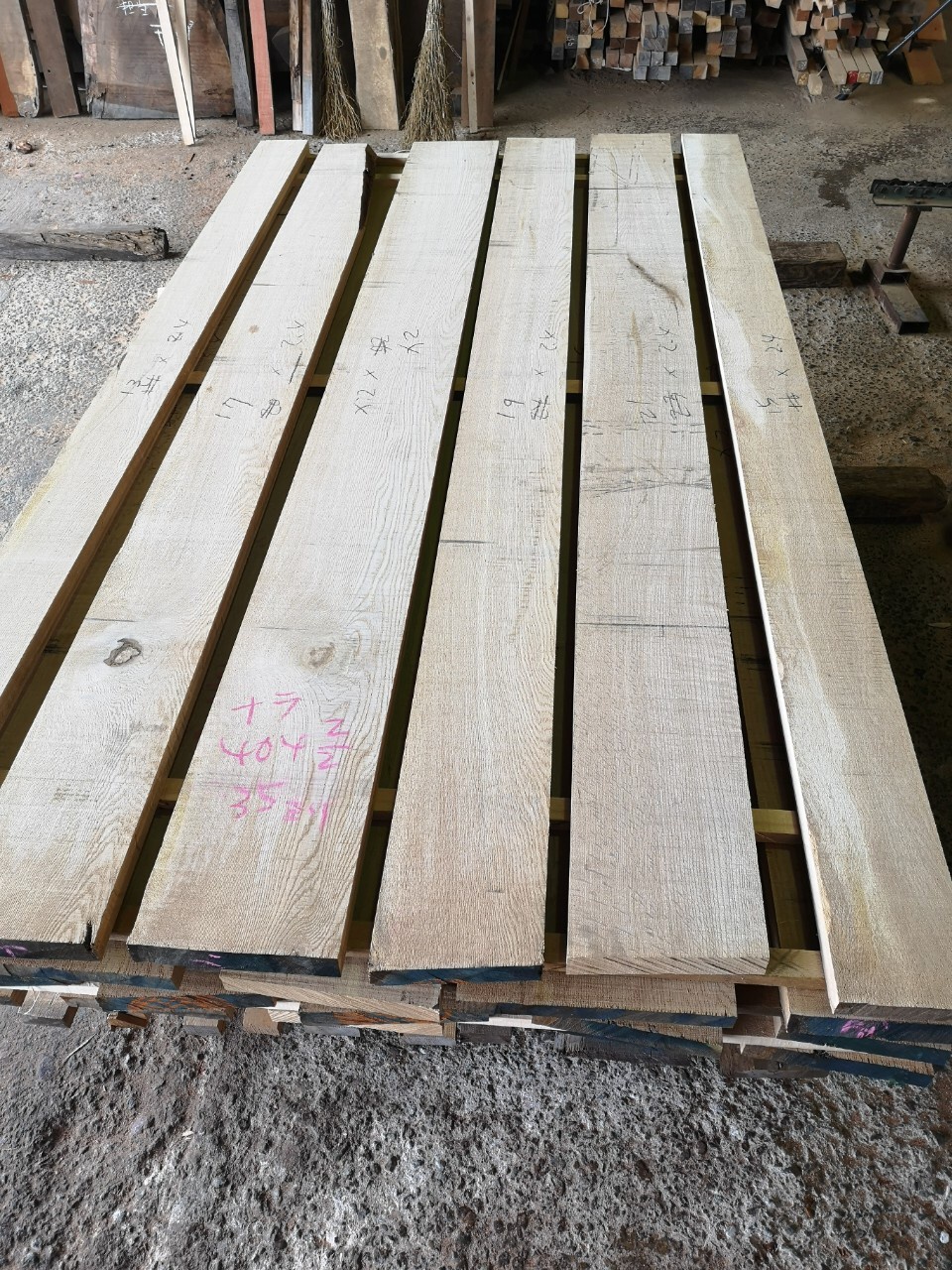 楢（ナラ）　無垢材