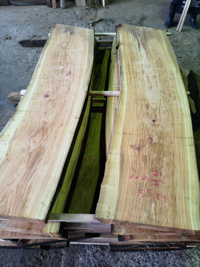 山桜（ヤマザクラ）　無垢材