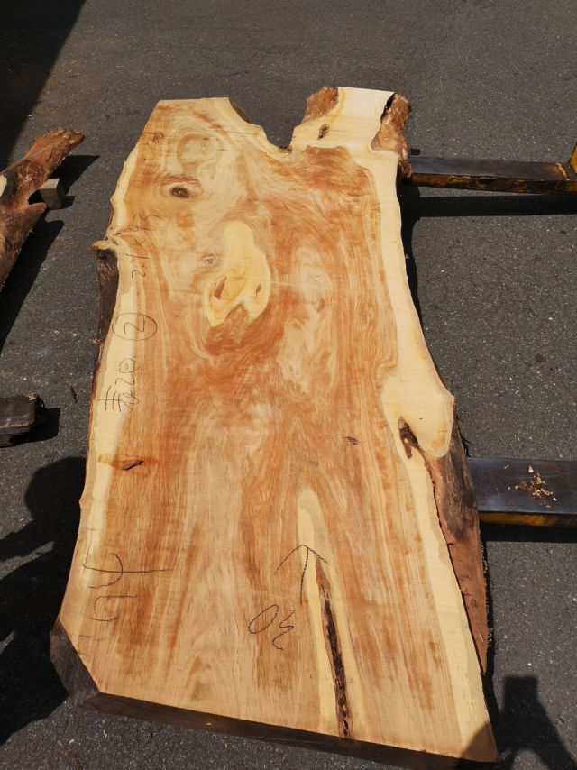 山桜（ヤマザクラ）　無垢材