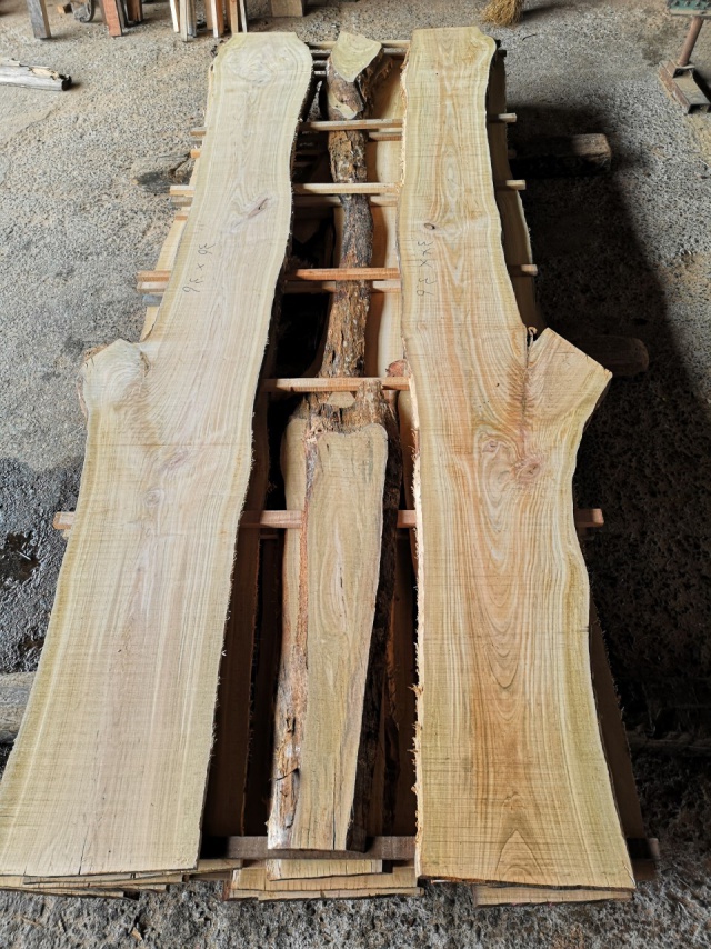 山桜（ヤマザクラ）　無垢材