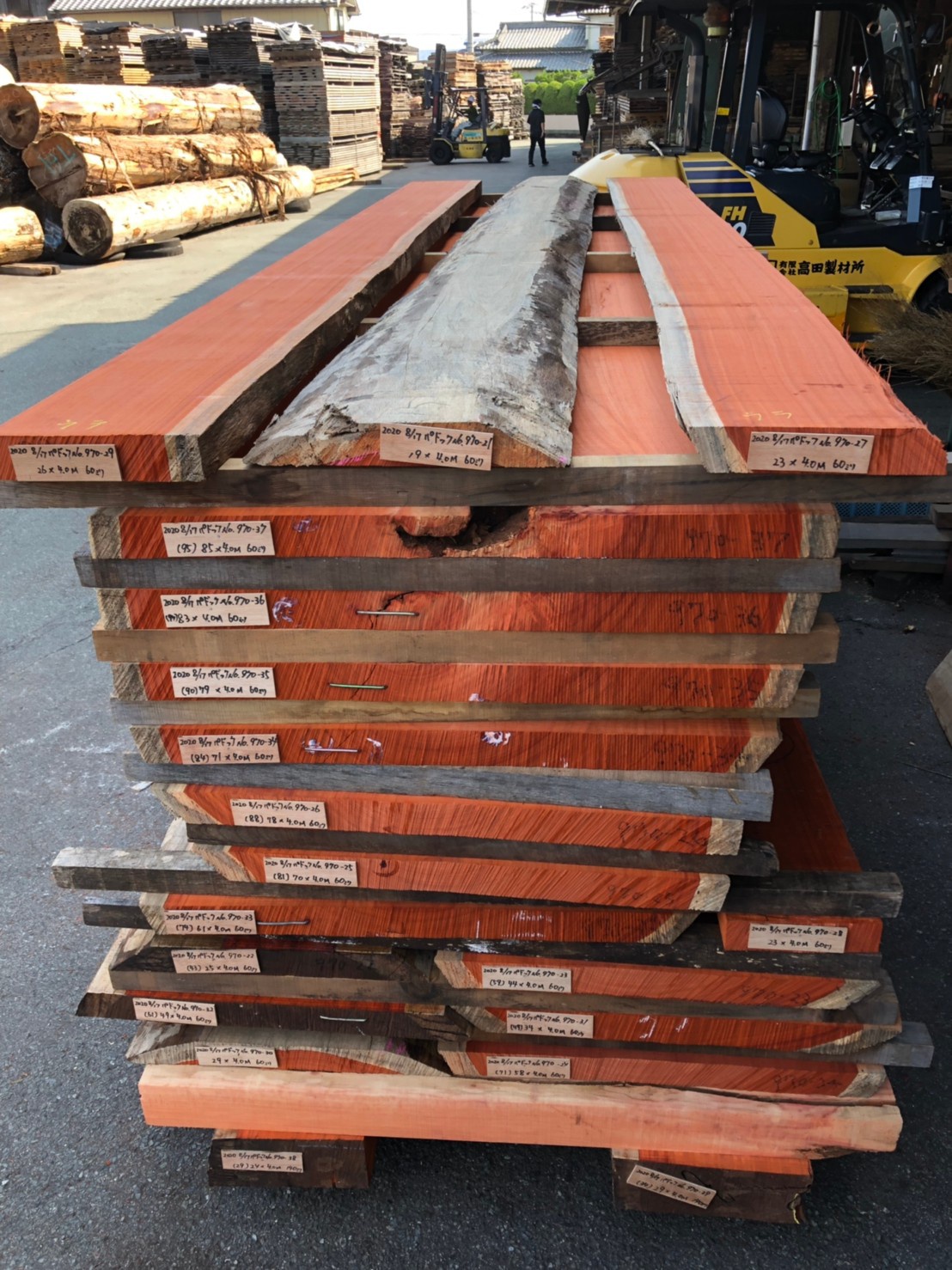 パドゥク　無垢材