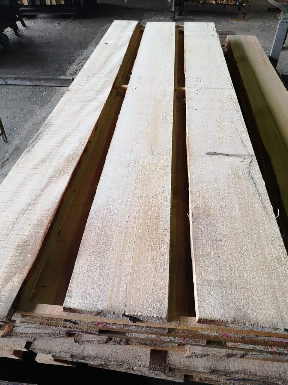 米栂（ベイツガ）　無垢材