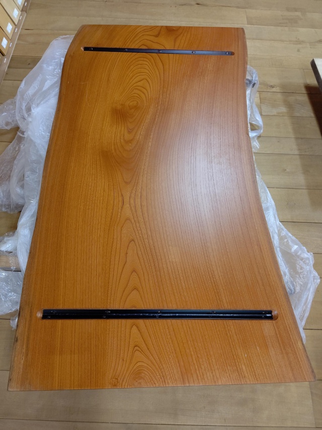 欅（ケヤキ）　一枚板