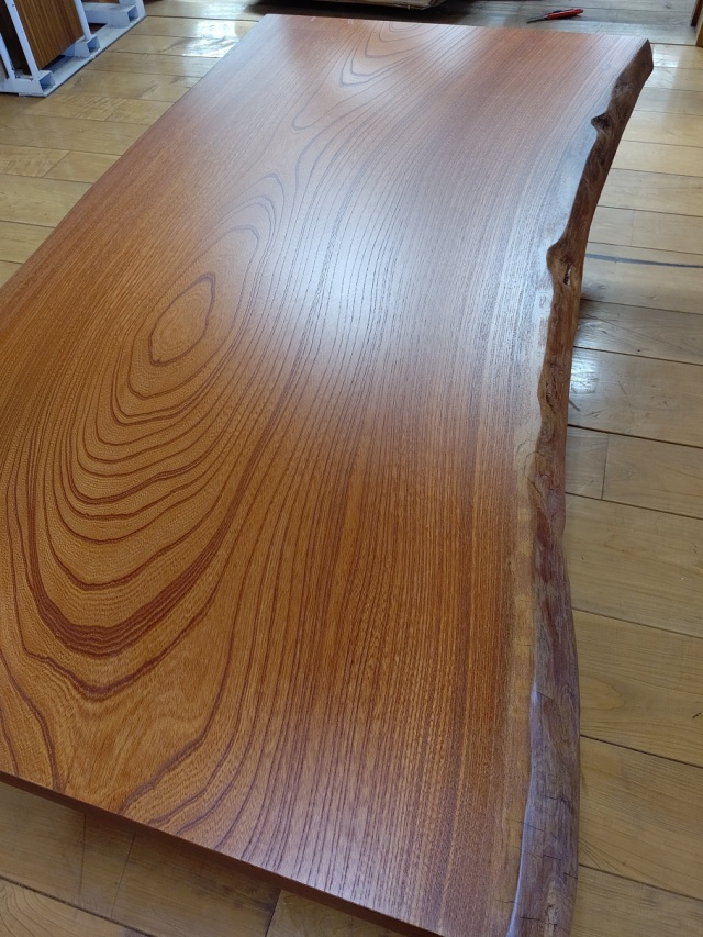 欅（ケヤキ）　一枚板