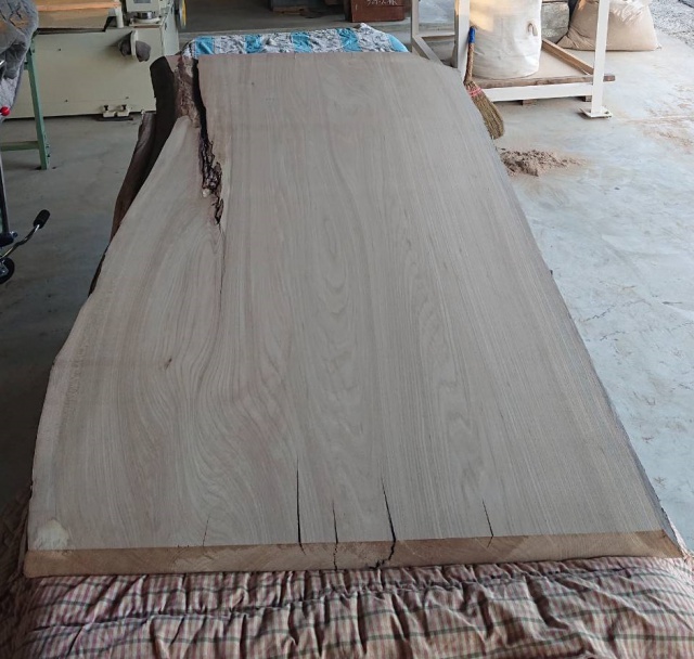 楡（ニレ）　一枚板