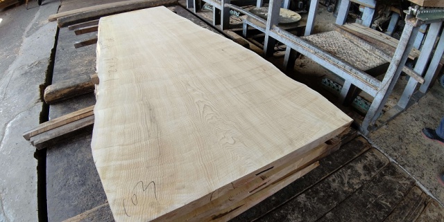 能登檜葉（ノトヒバ）　無垢材