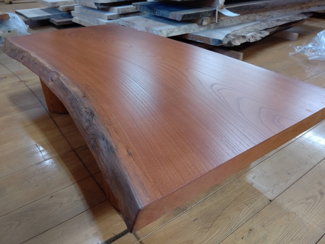 欅（ケヤキ）　一枚板