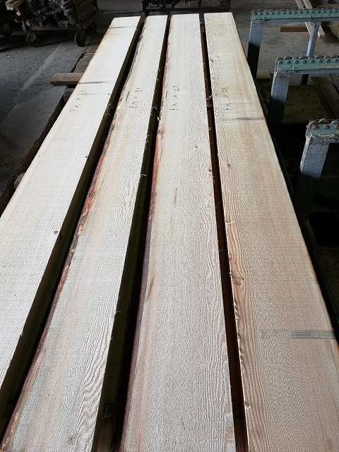 米松（ベイマツ）　無垢材