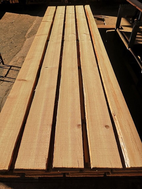 米松（ベイマツ）　無垢材