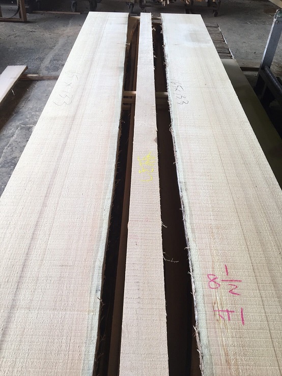 スプルース　無垢材