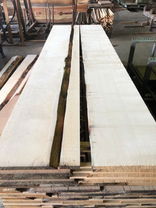 スプルース　無垢材