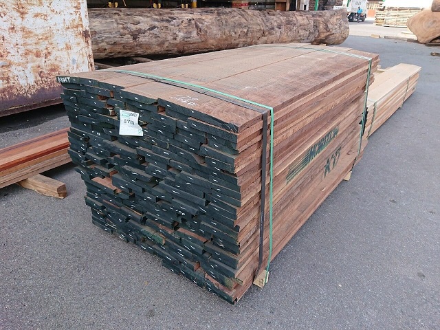 ウォールナット　無垢材