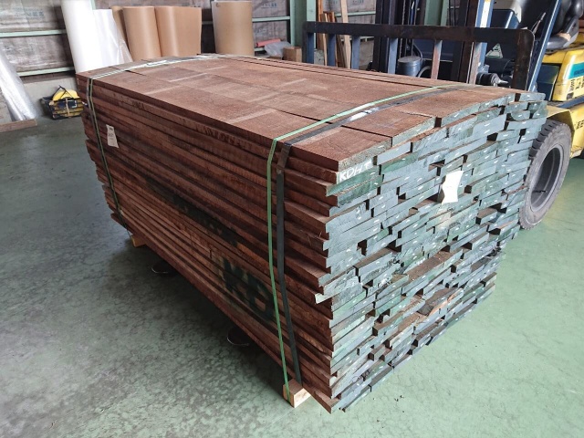 ウォールナット　無垢材