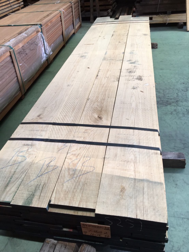 ホワイトアッシュ　無垢材