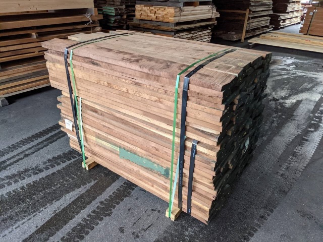 ウォールナット　無垢材