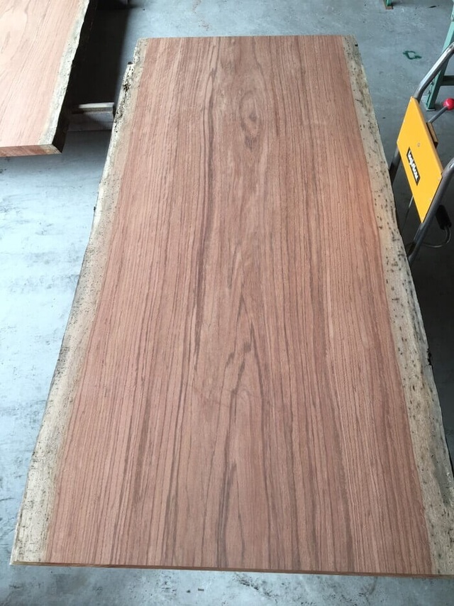 無垢一枚板 エビアラ