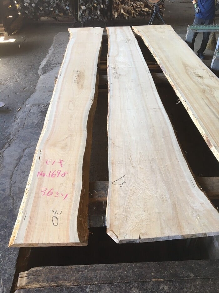 檜（ヒノキ）　無垢材