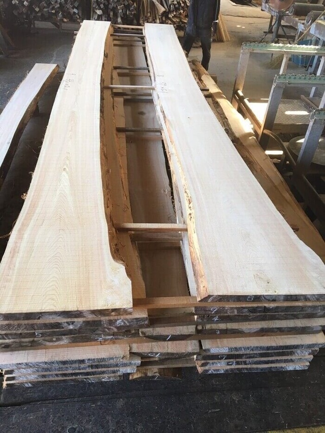 檜（ヒノキ）　無垢材