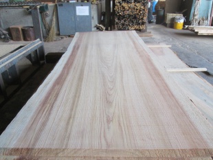 杉（スギ）無垢材