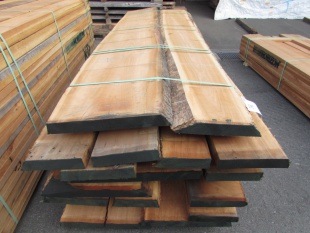 チェリー　無垢材