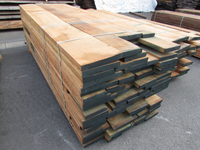 チェリー　無垢材