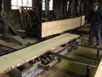 紅松（ベニマツ）　無垢材