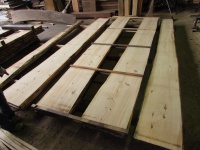 紅松（ベニマツ）　無垢材