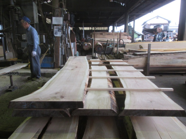 山桜（ヤマザクラ）　無垢材