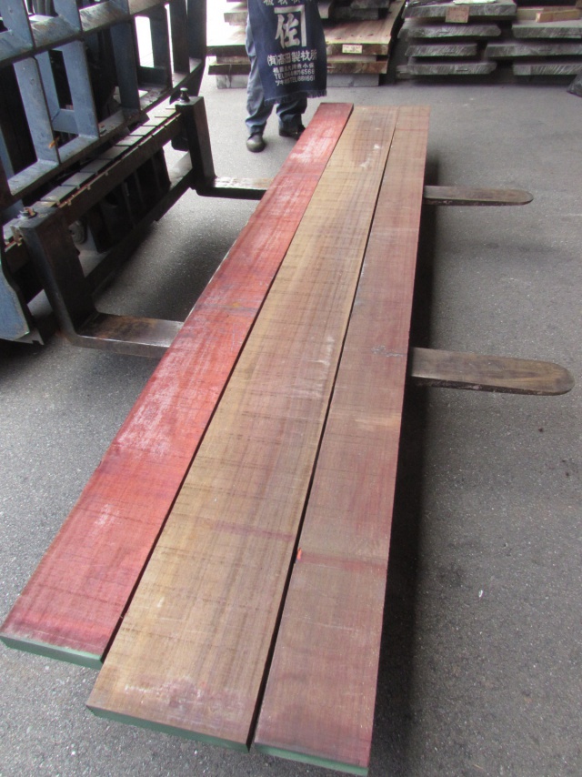 パドゥク　無垢材