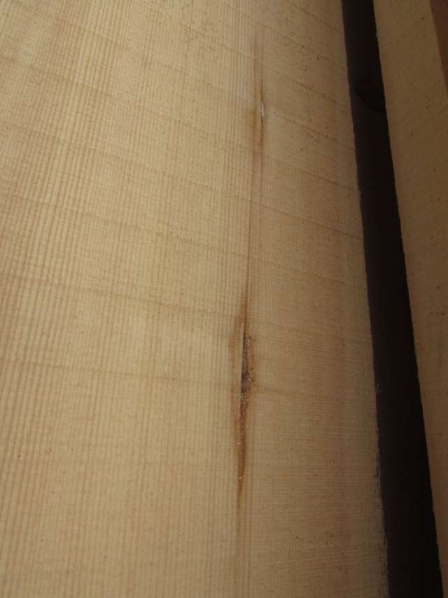 スプルース　無垢材