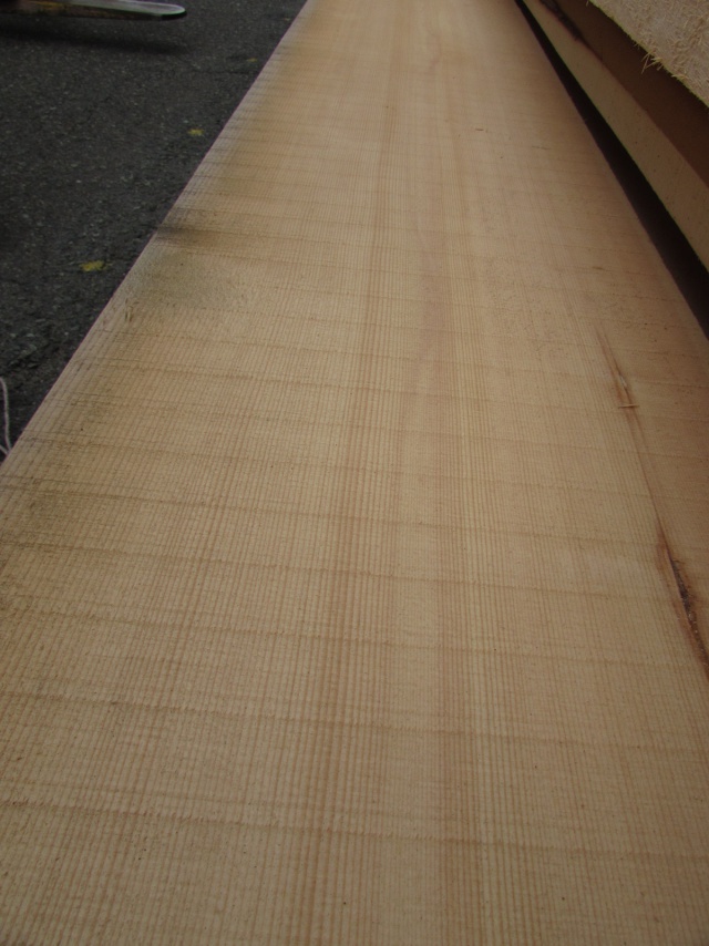 スプルース　無垢材