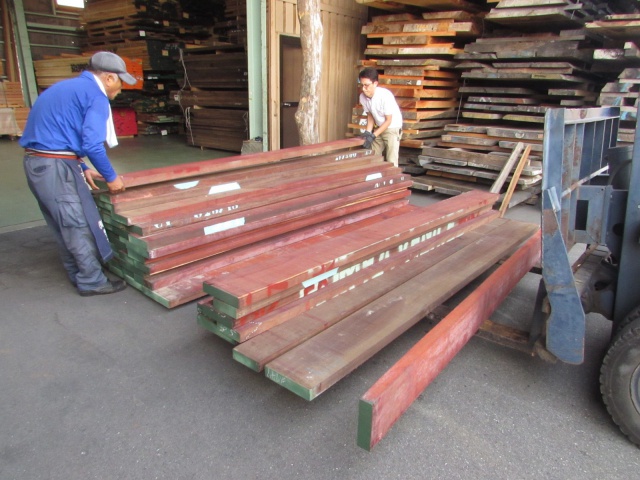 パドゥク　無垢材