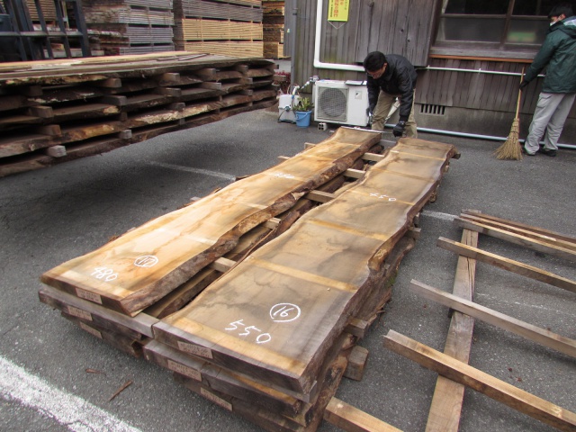 山桜（ヤマザクラ）　一枚板