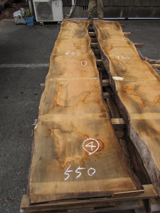 山桜（ヤマザクラ）　一枚板