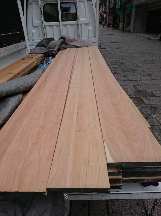 チェリー　無垢材